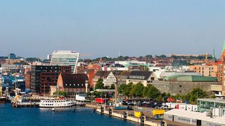 Schleswig-Holstein (hier: Landeshauptstadt Kiel) schließt die Finanzämter für den Publikumsverkehr (embeki - stock.adobe.com)