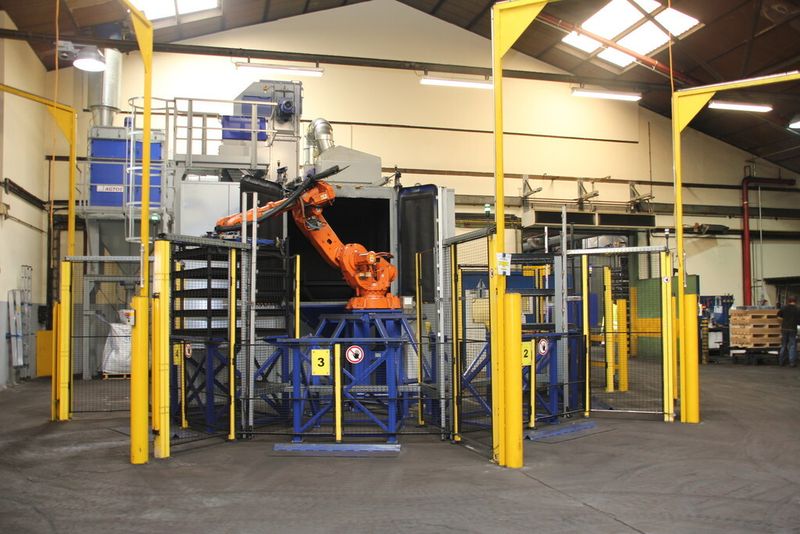 Bild 25: Die Strahlanlage mit Roboter in der Gesamtansicht. (Bild: Itasse)