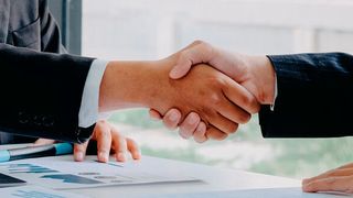 Opentext hofft mit der Übernahme seine Marktposition auszubauen. (© sodawhiskey - stock.adobe.com)