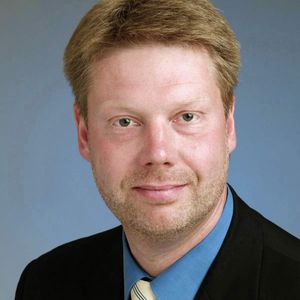 Volker Thomassen, Produktmarketing-Manager bei Almig Kompressoren: „Bei wassereingespritzten Verdichterstufen ist mit Sicherheit ein noch höheres Optimierungspotenzial über die Geometrie zu erzielen als es gegenwärtig bei den ölgeschmierten Verdichterstufen gegeben ist.“Bild: Almig Kompressoren