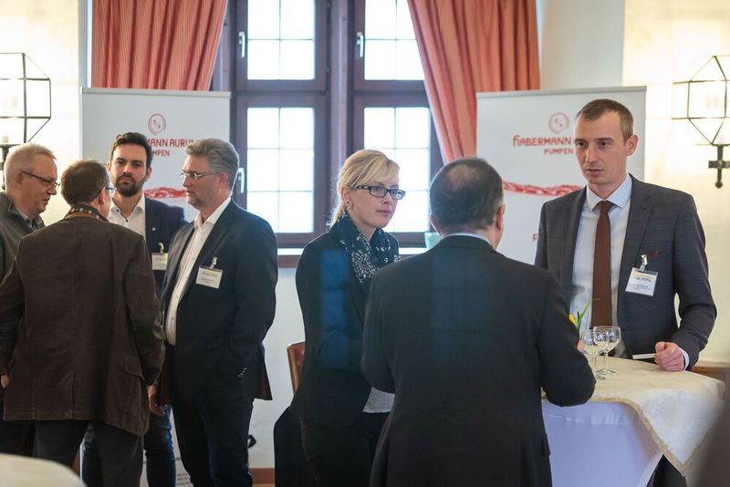Impressionen der Förderprozessforen 2019: Beim Pumpen- und Schüttgut-Forum diskutieren Experten an zwei Tagen über Probleme bei Förderprozessen. Dabei steht der praxisorientierte Austausch und die gemeinsame Lösungsfindung im Vordergrund des Netzwerktreffens der Pumpen- und Schüttgut-Community. (Stefan Bausewein / PROCESS)