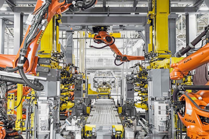 Hat das klassische Fließband in einer digitalen Automobilproduktion noch Bestand? Zumindest wird es sehr schwer, etwas Effizienteres zu finden. (Bild: ©Stefan Warter/Audi AG)