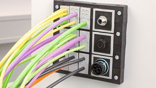 Kabeleinführungsrahmen u. a. konfektioniert mit AT-M. (Icotek)