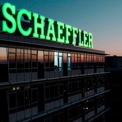 Schaeffler verblüfft jetzt mit Informationen darüber, dass man in Zukunft weniger Umsatz aus dem traditionellen Automobilgeschäft generieren will. Was dann sozusagen fehlt, soll aus der Rüstung- und die Roboterbranche kommen ... (Bild: Schaeffler)
