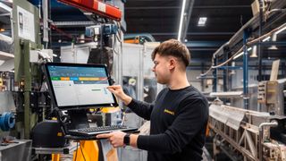 Sichere Prozesse durch Online-Werkerführung und papierlose Produktion. (Bild: IGZ)