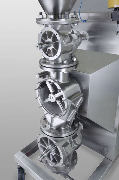 Thanks to the single side-mounted rotor with direct power transmission from motor to axle, heat generation is kept to a minimum. Sieve and rotor are easily accessible. (Pictures: Frewitt) (Archiv: Vogel Business Media)