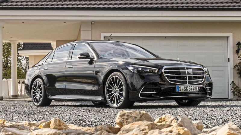 Platz eins in der Oberklasse im Juli 2026: die Mercedes S-Klasse mit 474 Neuzulassungen. (Bild: © Mercedes-Benz AG)