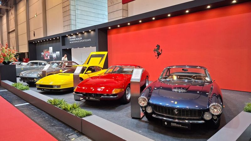 Traditionell in Esssen und traditionell an dieser Stelle: Ferrrari. Dieses mal vertreten durch Munsterhuis Sportscars aus Holland.  (Bild: Dominsky – VCG)