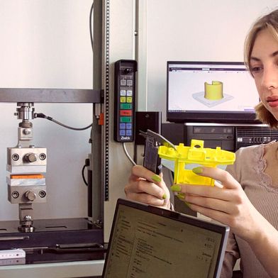 Jetzt geht`s los! Wer in sieben Semestern ein Crack in Sachen 3D-Druck werden will, sollte sich jetzt rasch bis spätestens 15. Juli für einen neuen Studiengang an der HTWK Leipzig bewerben. Hier einige Infos zu diesem deutschlandweit bisher einzigartigen Angebot ... (Bild: HTWK Leipzig)