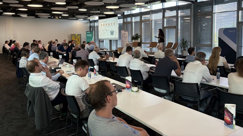 Wie verändert künstliche Intelligenz die Art und Weise, wie wir Produkte entwickeln, testen und validieren? Diese Frage und mehr diskutierten die Teilnehmer in Neckarsulm bei Bechtle PLM.(Bild:  Bechtle PLM)