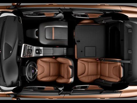 Die Fondpassagiere des neuen Volvo S 60 haben im Vergleich zum Vorgängermodell mehr Kniefreiheit. Die Rücksitze sind im Verhältnis 40/60 geteilt. (Archiv: Vogel Business Media)