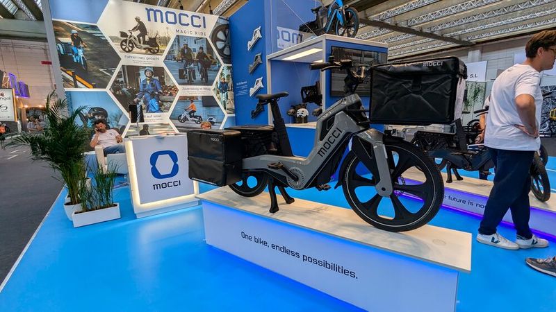 Ebenfalls zum überwiegenden Teil aus Kunststoff gefertigt ist dieses Lastenrad, das sich leicht an individuelle Transportaufgaben anpassen lässt. (Bild: Dominsky – VCG)