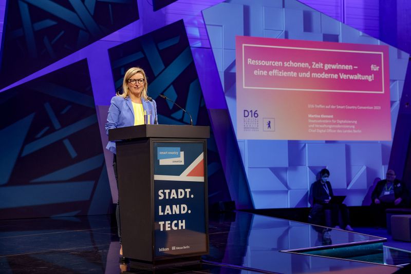 Berlins CDO Martina Klement eröffnete das Open-Source-Kompetenzzentrum auf der SCCON offiziell. (Messe Berlin GmbH)