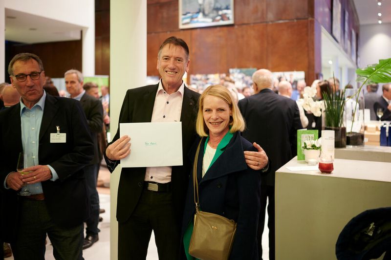 Impressionen vom ELEKTRONIKPRAXIS Frühlingsfest 2023 im Ketterer Kunst mit der Verabschiedung von Johann Wiesböck.  (Bild: © EYE AM CHRIS)