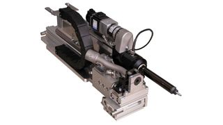 Das überarbeitete Setzsystem SBM25 kann eine große Zahl marktüblicher Blindnietmuttern und Blindnietbolzen verarbeiten. (Bild: Weber)