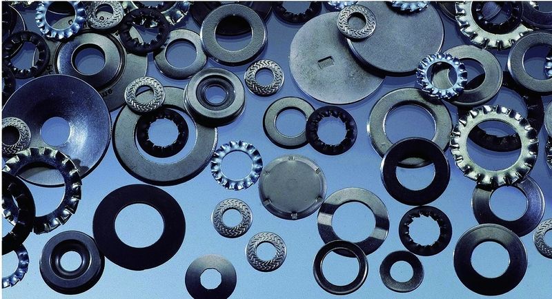 Technische Scheiben, Tellerfedern und sonstige Massenteile stellen höchste Genauigkeitsanforderungen an die Stanztechnik. (Archiv: Vogel Business Media)