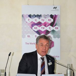 Mathis Kuchejda, Spectaris-Vorsitzender Analysen-, Bio- und Labortechnik: „Der positive wirtschaftliche Ausblick kann durch die derzeit im Gange befindlichen protektionistischen Tendenzen durchaus negativ beeinflusst werden.“ 