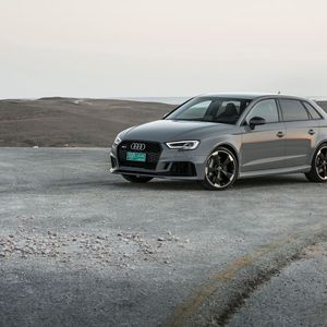 (Audi)
