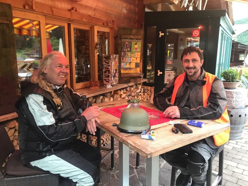 Wasserfest eingepackt: Uli Lindner (l.) und Oliver Tagisade (Vogel IT-Medien GmbH)