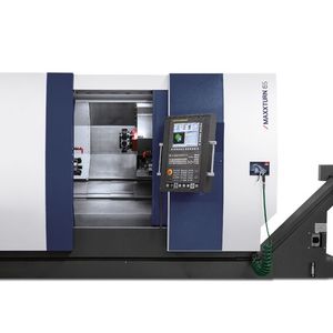 Le centre de tournage Maxxturn est équipé d'un axe Y d'une course de 100 mm pour l'usinage de pièces tournées et fraisées complexes.(Source :  EMCO GmbH)