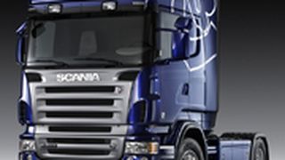 Eine Augenweide für V8-Fans: Die Scania Deep Blue-Edition. (Archiv: Vogel Business Media)