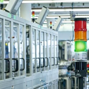 Bild 1: Der Grad der Automatisierung nimmt in jeder Branche zu – in der automatisierten industriellen Produktion spielt ein umfassendes Überspannungsschutz-Konzept eine wichtige Rolle.
