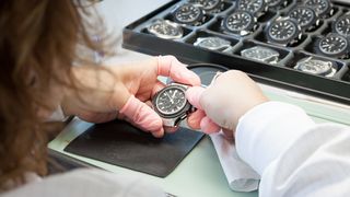 Le personnel féminin est aussi très présent dans l'horlogerie. (Dominique Bersier)