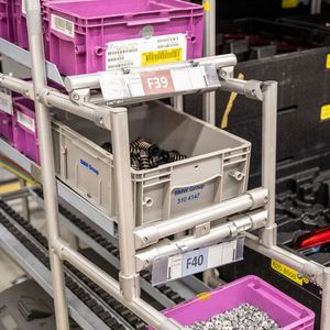 Abdeckungen und Kleinladungsträger mit einem 50-prozentigen Rezyklatanteil können jährlich rund 680 Tonnen CO2 sparen. Der Fokus dieser Projekte liegt aktuell auf den europäischen Märkten; hier existiert ein funktionierender Entsorgungsmarkt und eine Recycling-Infrastruktur.(Bild:  BMW)