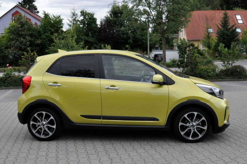 Die Topversion ist um 7,5 Zentimeter länger als die Basisvariante. (Bild: Simon / »kfz-betrieb«)