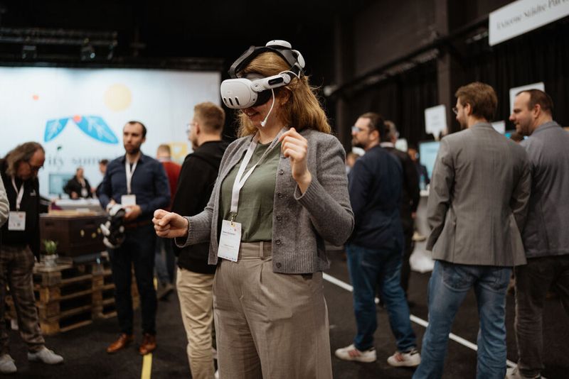 Auf dem Messegelände konnten Besucherinnen und Besucher digitale Tools und VR-Anwendungen testen.  (Bild: © Stadt Mönchengladbach)