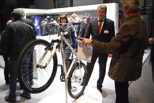 Künftig gibt es auch ein Hyundai-Fahrrad. Das Bike ist handgefertigt und kommt mit einem Zahnriehmenantrieb statt einer Kette. (Archiv: Vogel Business Media)