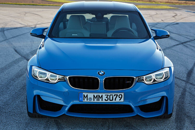 Auch der vom Vorgänger bekannte Powerdome auf der Motorhaube sorgt für Prestigegewinn. (Foto: BMW)