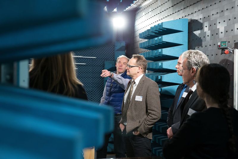 Im Prüflabor wird u. a. die EMV-Verträglichkeit geprüft. (Murrelektronik)