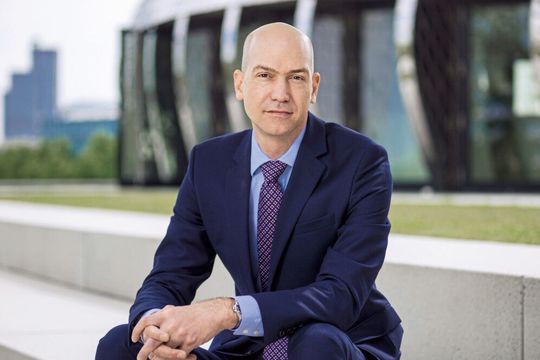 Markus Härung: „Der Automobilhandel passt sehr gut zu uns und zu unserem Anspruch, Kunden stets auf Augenhöhe zu begegnen.“(Bild:  Targobank)