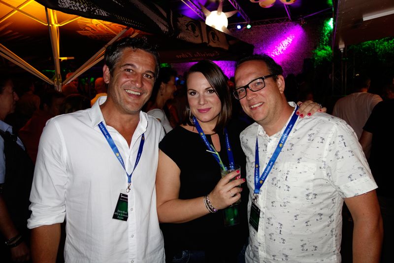 Der nächste Tanz ist für Sabrina Hoefs, ALSO, mit Dieter Rahe und (r.) Stefan Knerrich, APC, gesichert. (Bild: IT-BUSINESS)