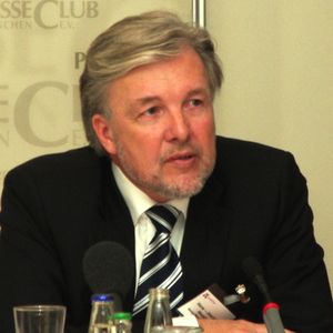 „Die Analyse der Zuwächse nach Ausstellungssegmenten ergibt mit 44 Prozent eine Führung des Bereichs Labortechnik. Wir führen dies auf eine wachsende Nachfrage nach Integrations- und Automatisierungslösungen zurück.“ Hans-Joachim Heusler, Geschäftsführer Messe München 