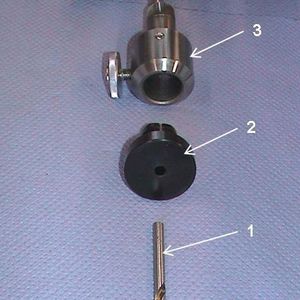 Bild 1: Aufnahme der Werkzeuge mittels Spannbuchse (1 Bohrer, 2 Spannbuchse, 3 Adapter, 4 angetriebener Werkzeughalter).