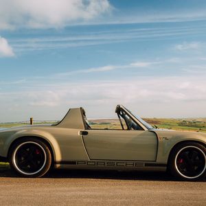 Die ursprüngliche Optik des Targa-Flitzers bleibt trotz tiefgreifender Umbau- und Restaurierungsmaßnahmen weitgehend erhalten.(Bild:  Fifteen Eleven Design)