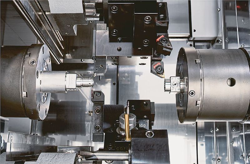 Dir Citizen Miyano ANX-42 SYY ist mit zwei identischen Spindeln, zwei Revolvern und zwei Y-Achsen ausgestattet und erlaubt Simultanbearbeitung mit 3 Werkzeugen. (Newemag)