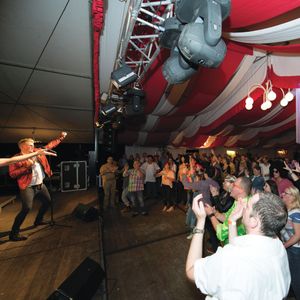 Party – wie man es von ENO kennt.