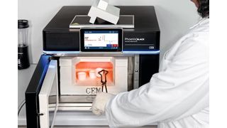 Abb.1: In diesem Muffelofen verkürzt sich die Veraschungszeit von Stunden auf Minuten: Mit dem „Phönix Black“ sind Proben typischerweise in 10 bis 20 min verascht. (Bild: CEM)