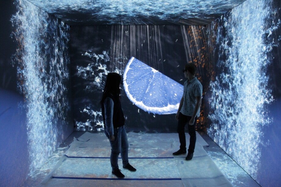 Virtual Reality CAVE: Tauchgänge für die Industrien der Zukunft