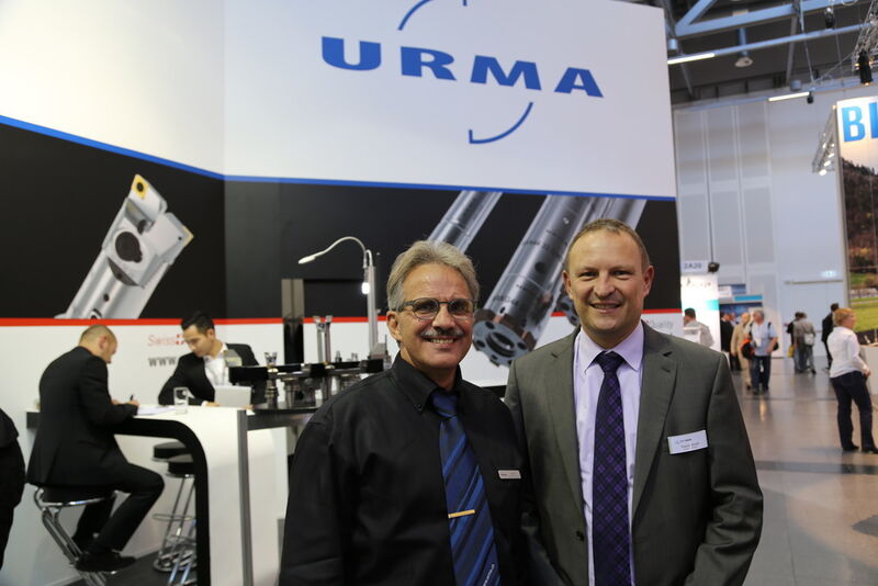 Urma und Swissmem auf der AMB 2014: René Näf (Vizedirektor Urma) und Pascal Streiff (Fachgruppenleiter Swissmem) sind von der Schweizer Präsenz auf der AMB positiv überrascht. (Bild: Böhm)