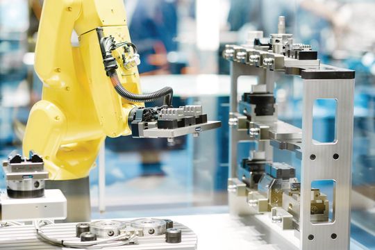 Auf der AMB zeigt Schunk Produktivitätshebel entlang der gesamten Prozesskette – von der Werkstück- und Werkzeugspannung bis zur automatisierten Be- und Entladung der Maschine. (Bild:  Schunk SE & Co. KG)