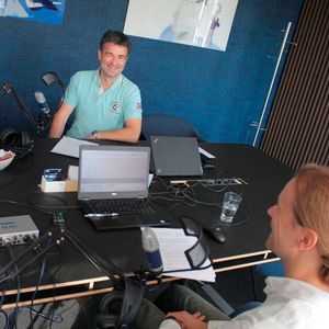 Sind Nachhaltigkeitsmanager die „Streber“ im Betrieb? Nein, meint Dr. Ricard Petranovic von ABB. Die Effizienz-Experten haben die Möglichkeit, ihr Unternehmen zukunftssicherer zu machen .(Bild:  PROCESS / Ernhofer)