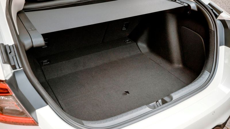 Der Kofferraum fasst bei aufrecht gestellten Rückenlehnen 410 Liter. (Bild: Honda)