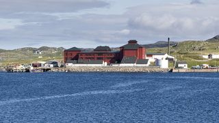 Die Equateq-Produktionsstätte für Omega-3-Fettsäuren auf der schottischen Insel Lewis in den Äußeren Hebriden ist jetzt von BASF übernommen worden. (Bild: BASF)