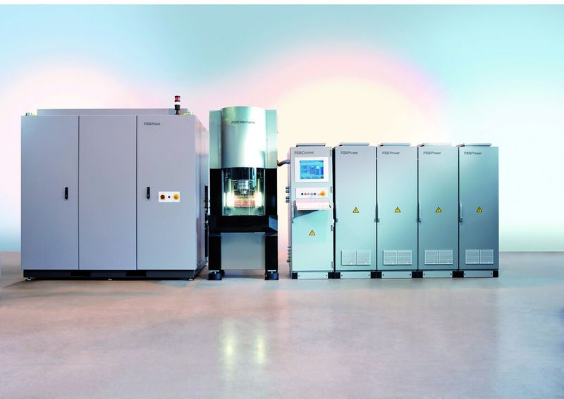 Zwischen Gebr. Bräm AG und dem Keramikhersteller besteht eine enge Zusammenarbeit, um das Material auch für andere Anwendungen in Werkzeug- und Formenbau, Uhrenindustrie, MedTech und chemischer Industrie anzupassen. (Bild: Bräm)