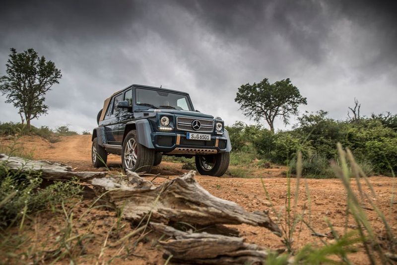 Genau wie der 4x4 zum Quadrat nutzt der G 650 die Portalachsen von Unimog & Co und stolziert so mit fast einem halben Meter Bodenfreiheit und deutlich verbreiterter Spur durchs Gelände. (Daimler)