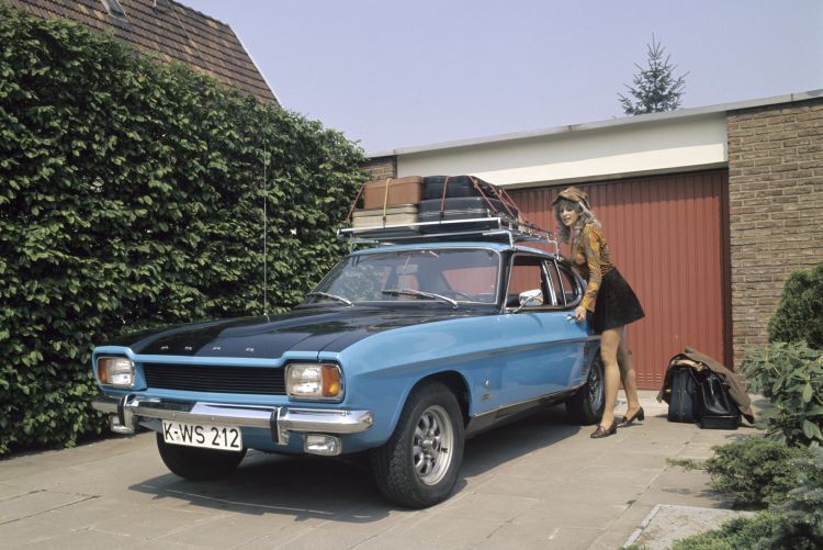 In Deutschland gab es den Capri bereits ab Ende 1969 als 108 PS starken 2300 GT mit 2,3-Liter-Doppelvergaser-V6. Der 2600 GT leistete dank 2,6-Liter sogar 125 PS.  (Ford-Werke GmbH, Koeln)